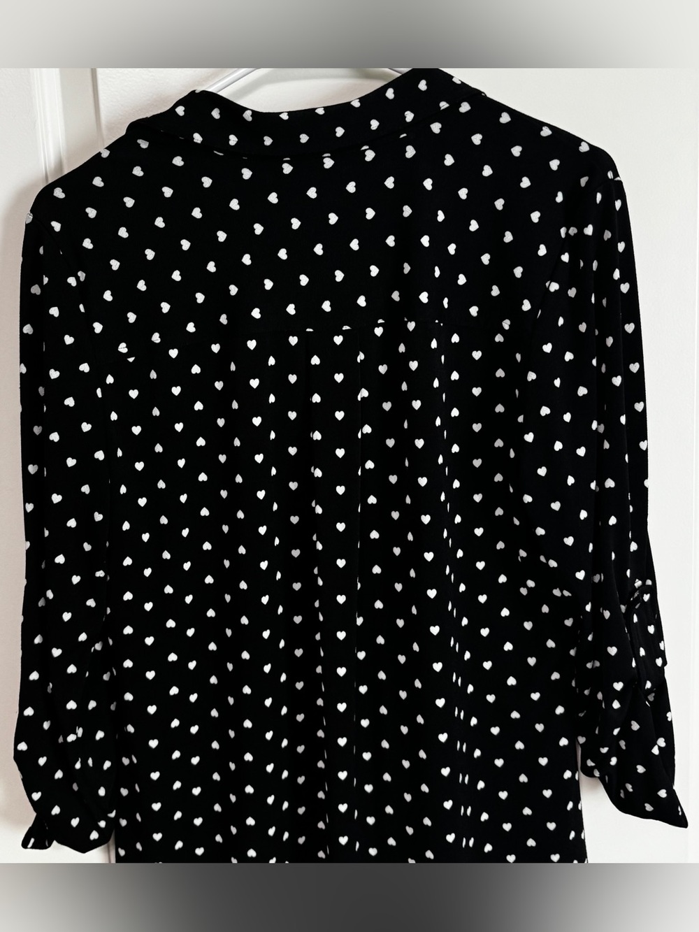 Jones New York Black White Heart Print Roll Tab Sleeve Blouse Size M - Picture 9 of 10